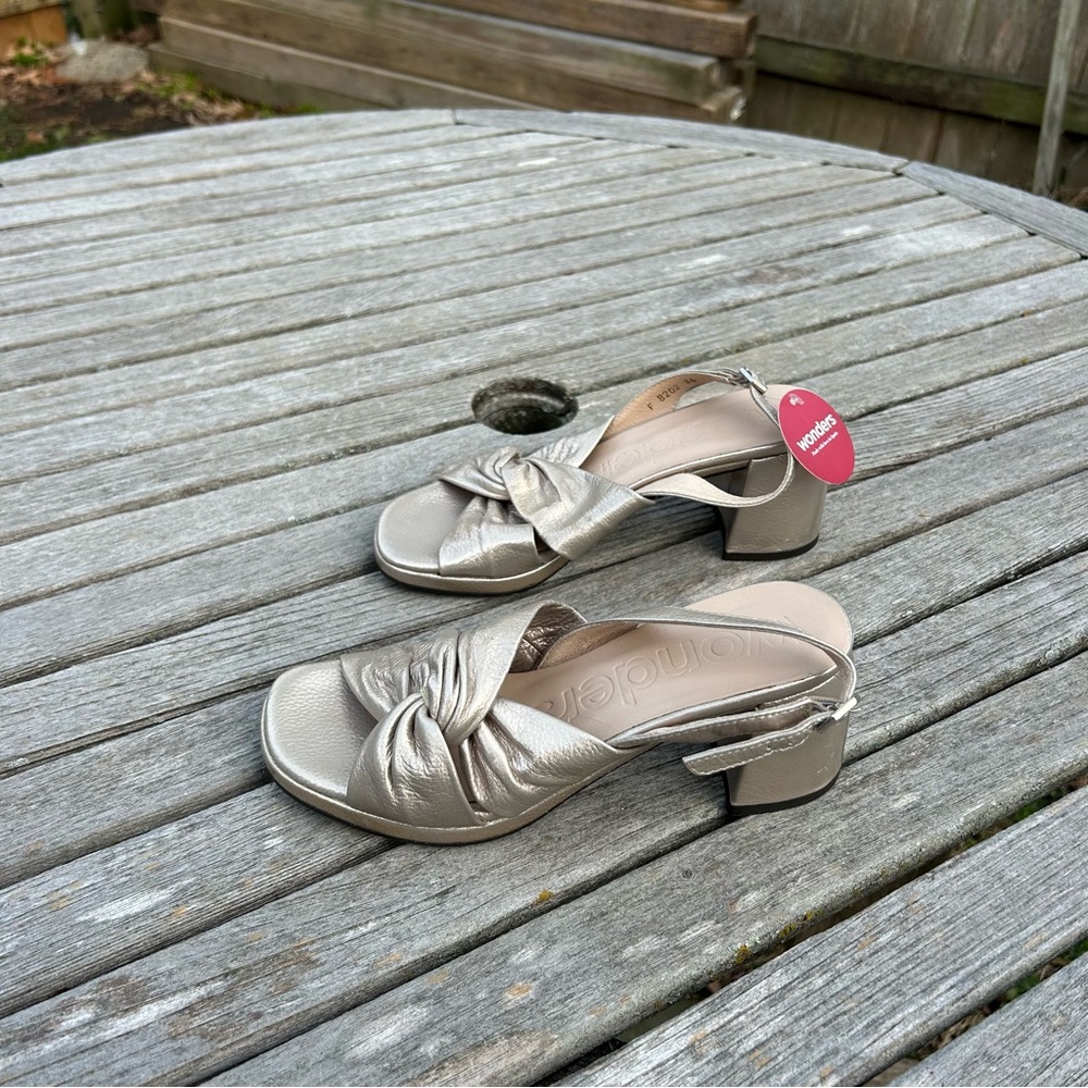 Wonders‎ F8202 Twist Antique Gold Block Heels nwt size 36